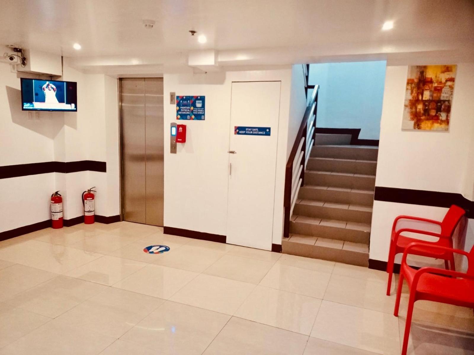 Oyo 888 City Stay Inns Fortview Bgc Pasig City 外观 照片