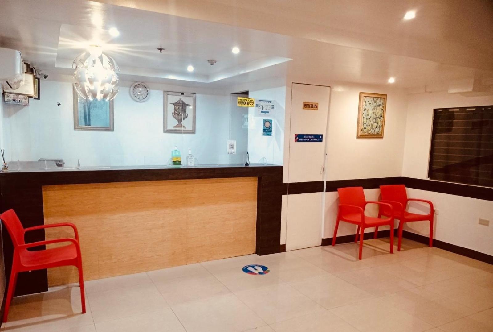 Oyo 888 City Stay Inns Fortview Bgc Pasig City 外观 照片